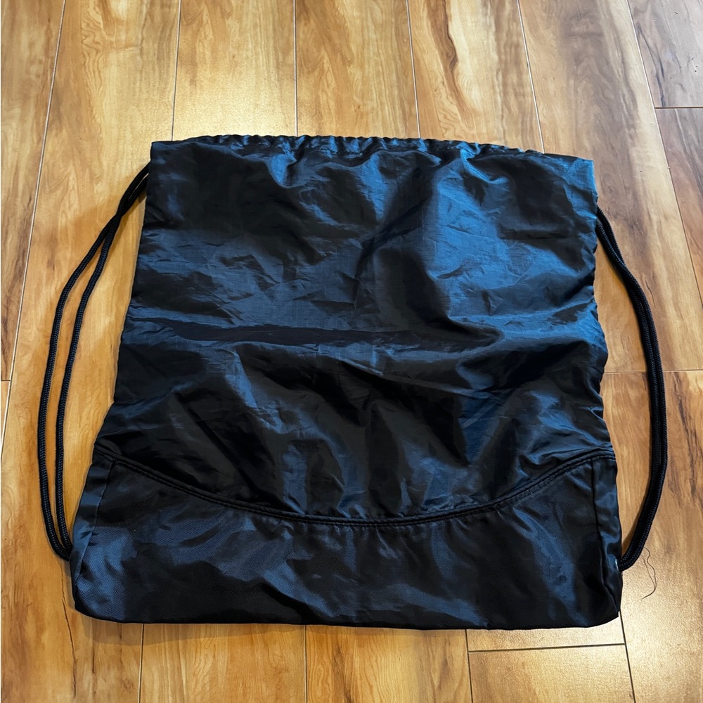 Oakley Lightweight Drawstring Backpack - image 2